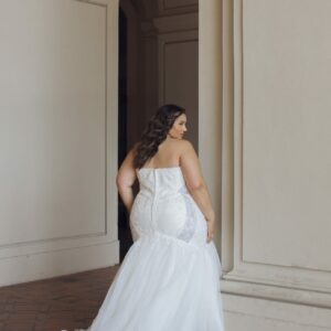D3600-03-PlusSize-Influencer-M22-Essense-1280x1920