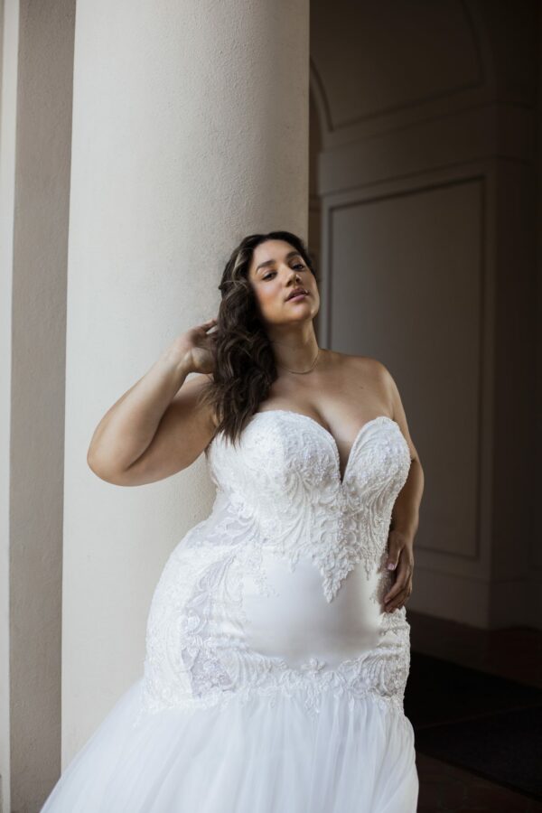 D3600-10-PlusSize-Influencer-M22-Essense-1280x1920