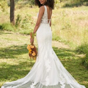 66232_FB_Lillian-West