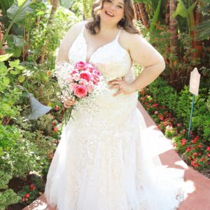 7479-04-PlusSize-Influencer-M22-StellaYork-1317x1920
